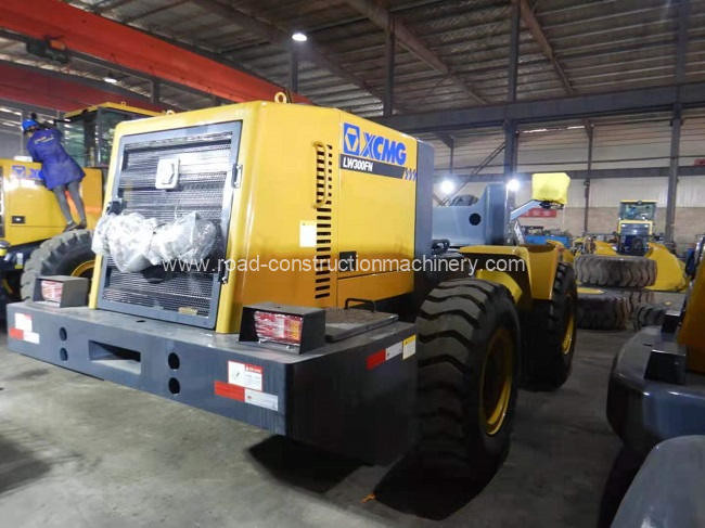 Aktueller Firmenfall über Ghana- 1 Einheit 3 Tonnen Radlader LW300FN